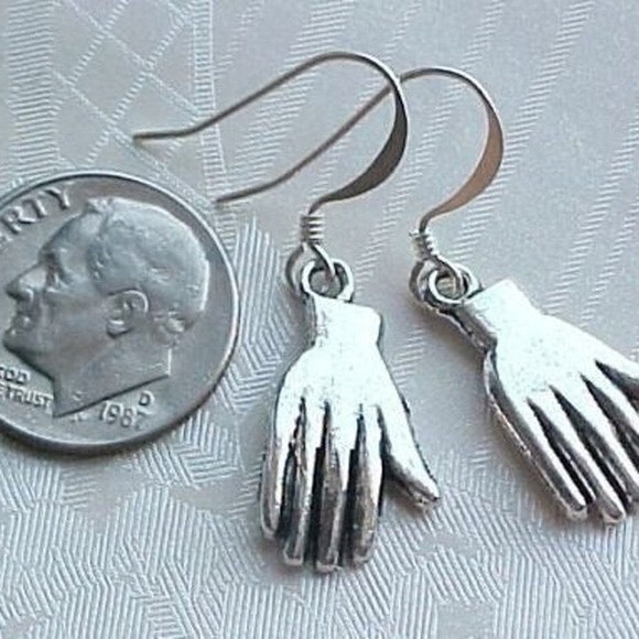 Picasso Gift to Frida Kahlo 3D Human Hand Earrings Day of the Dead Mexico - Picture 3 of 3
